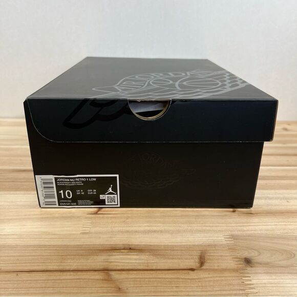 Jordan NU Retro 1 Low Nike Sneakers Mens 10 Black White Varsity Red NEW with Box - Picture 10 of 11